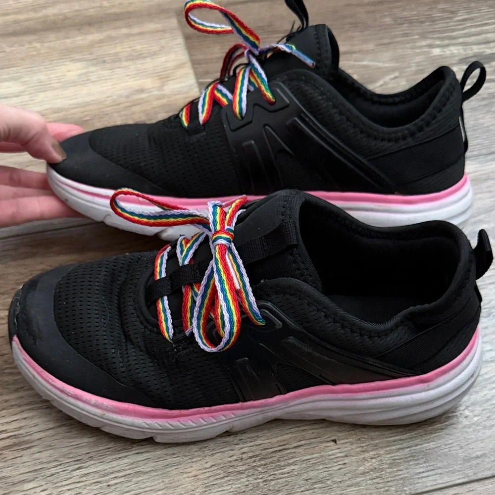 GIRLS Walmart tennis shoes!